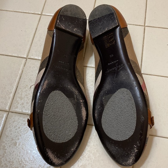 Authentic Burberry check print flats - Picture 7 of 7